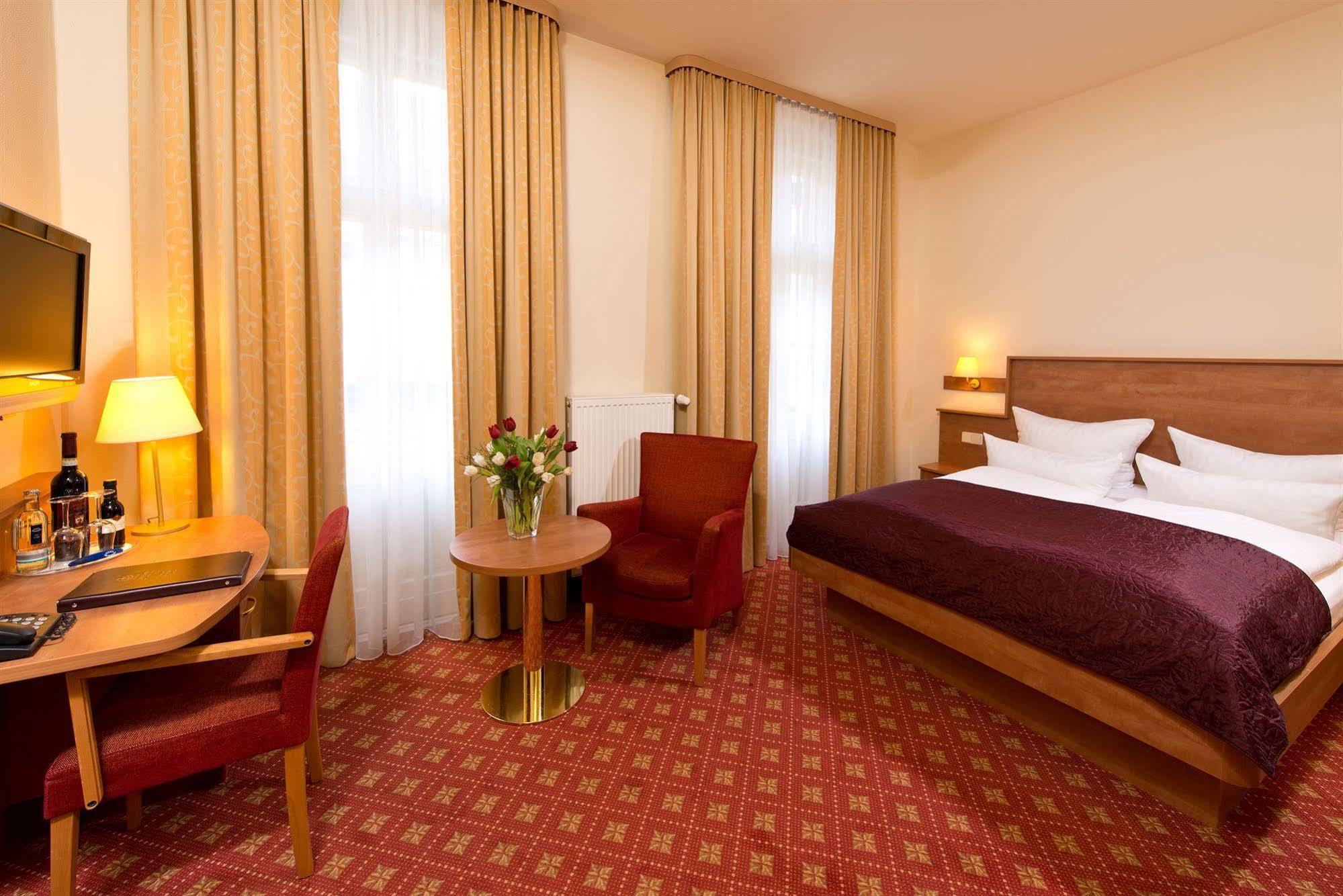 Hotel & Apartments Zarenhof Berlin Prenzlauer Berg Екстериор снимка