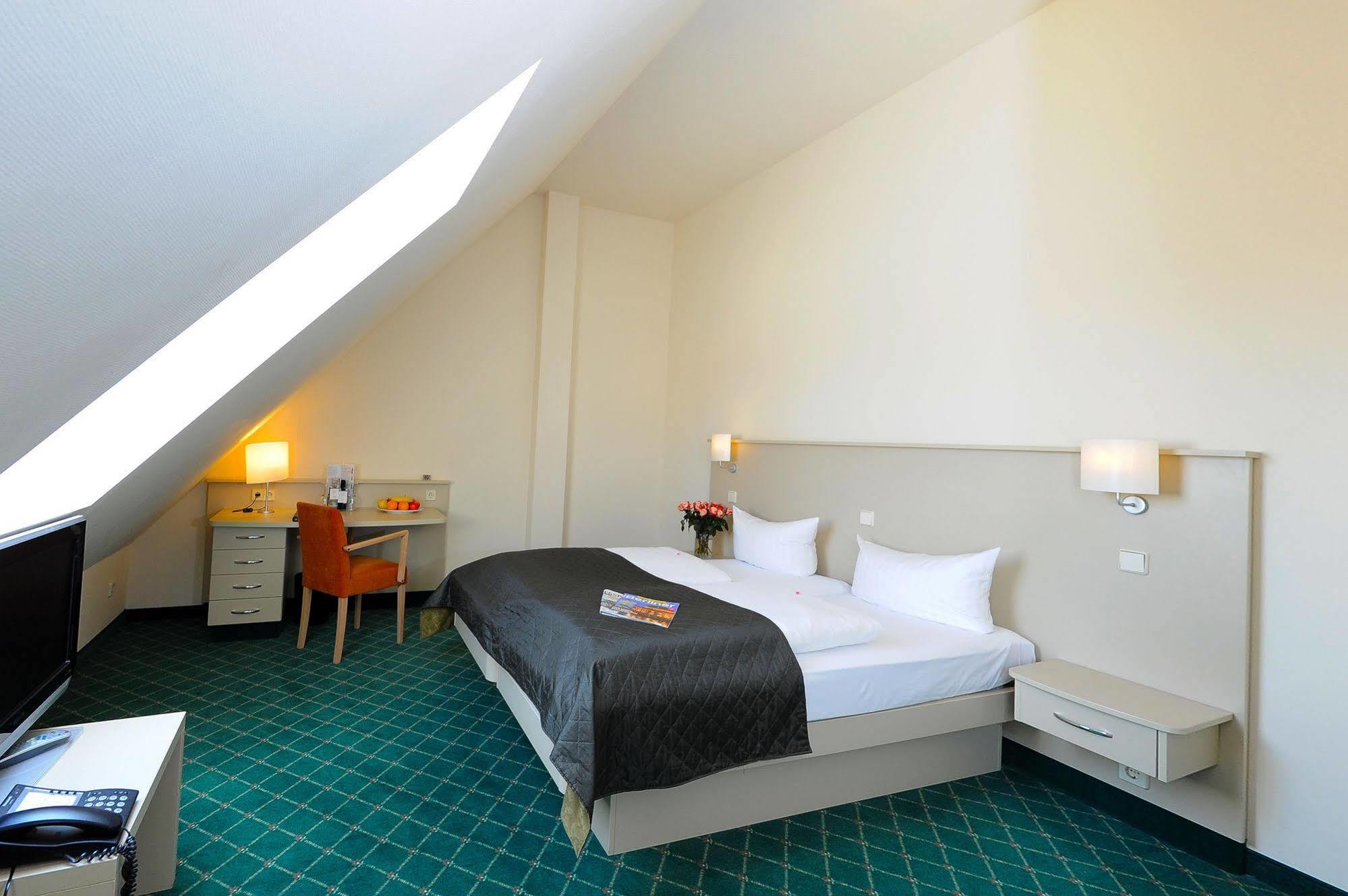 Hotel & Apartments Zarenhof Berlin Prenzlauer Berg Екстериор снимка